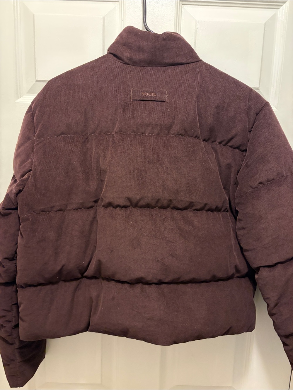 Vuori Women's Carmel Corduroy Puffer Jacket size small in Raisin - Picture 2 of 15